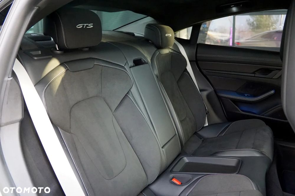 Porsche Taycan GTS - 28