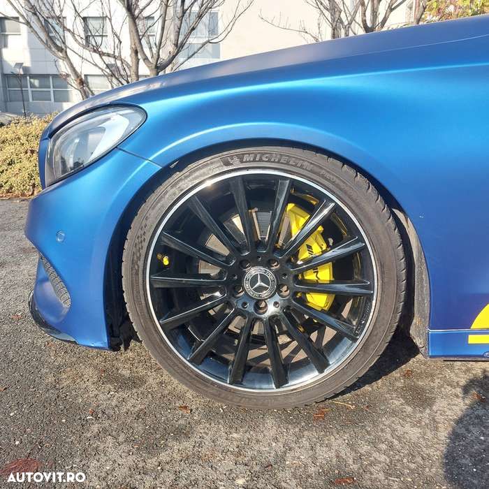 Mercedes-Benz C 200 Coupe 4Matic 9G-TRONIC AMG Line - 4