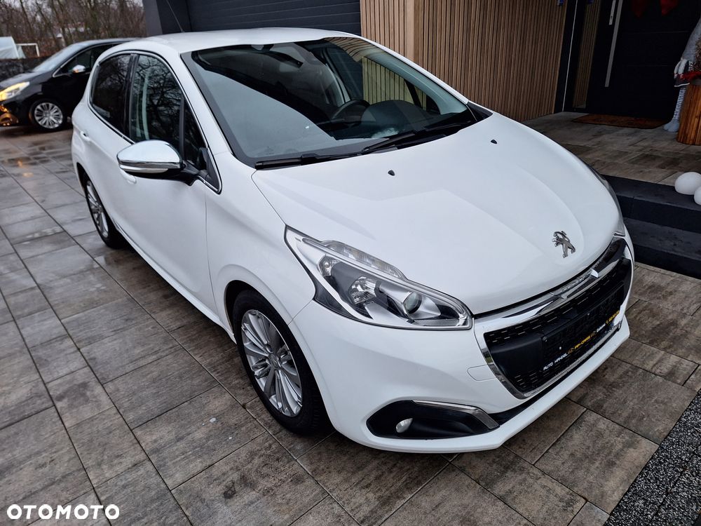 Peugeot 208 - 15