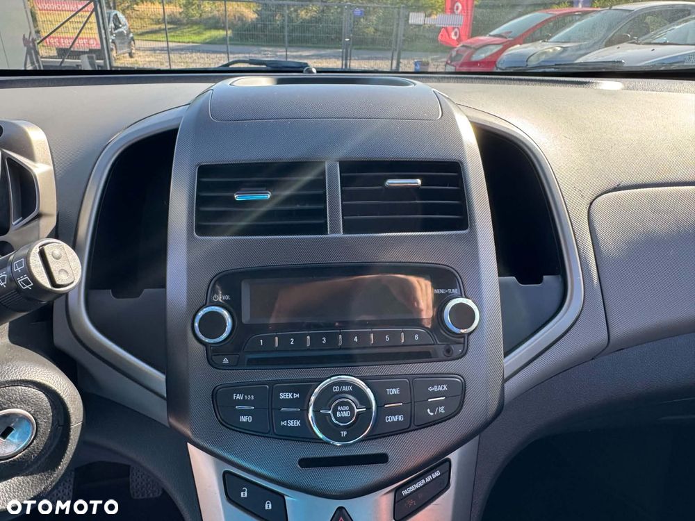 Chevrolet Aveo 1.6 LTZ - 22