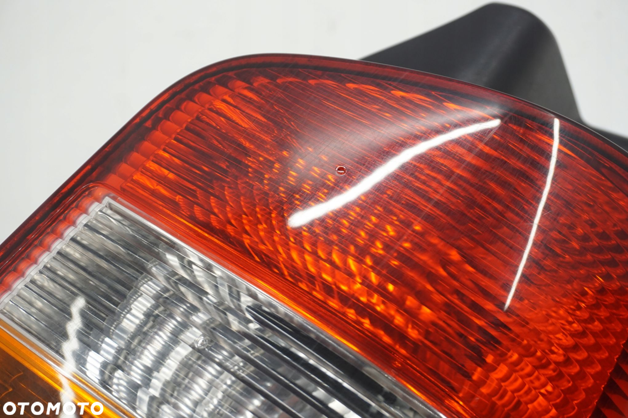 VW TRANSPORTER T5 LAMPA PRAWY TYŁ 7H0945096K - 2