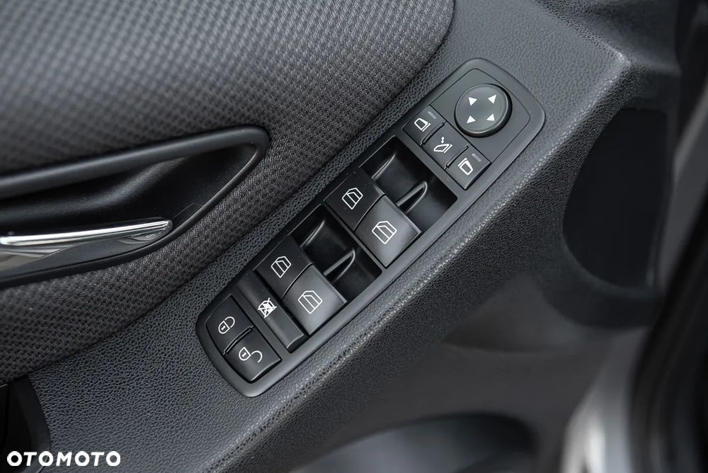 Mercedes-Benz Klasa A 180 CDI Autotronic Avantgarde DPF - 16