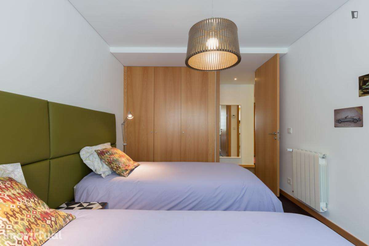 Apartamento com 1 quartos - localizado em Paranhos Porto - Grande imagem: 4/24