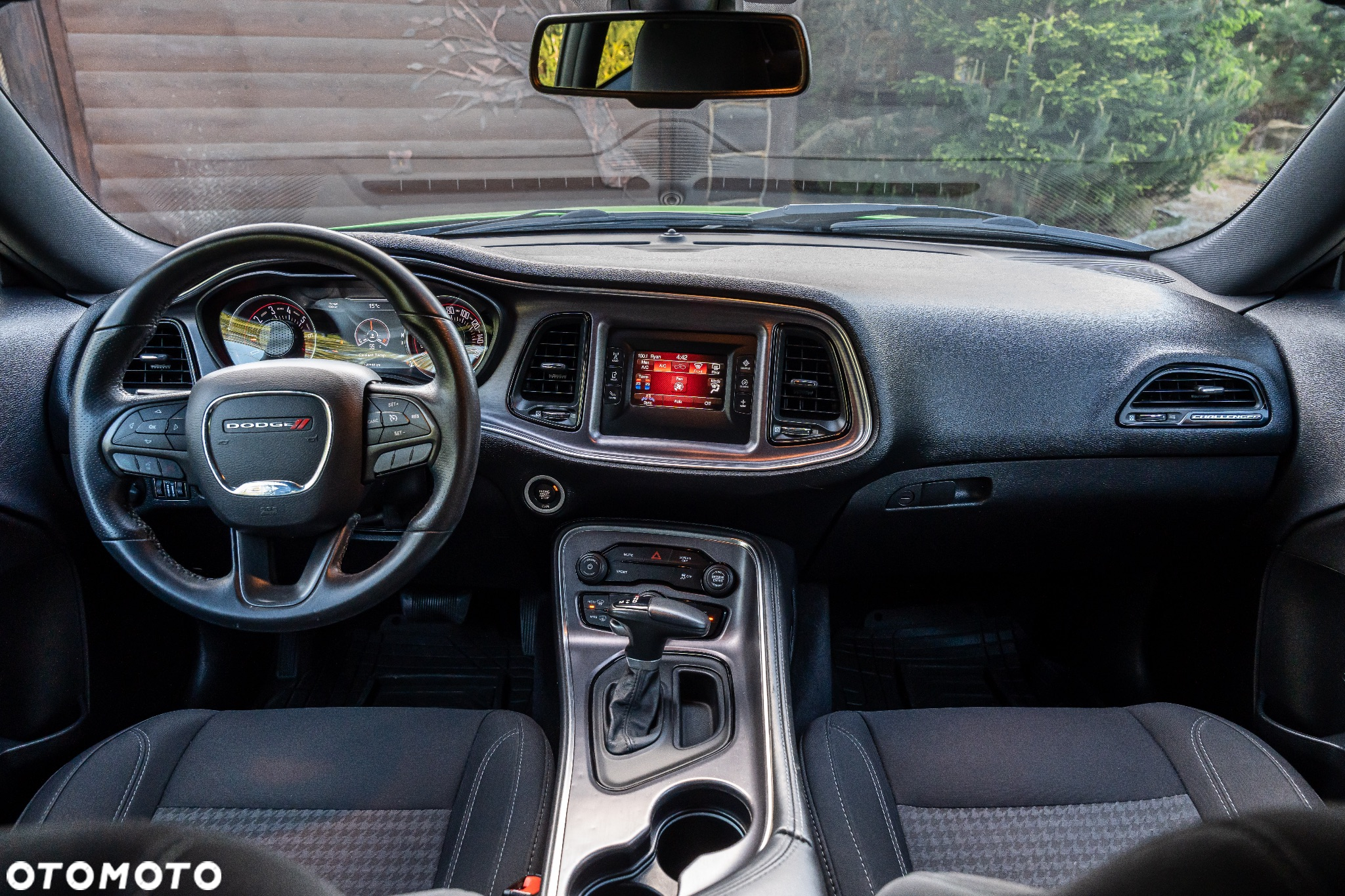 Dodge Challenger Automatik SXT Plus - 35
