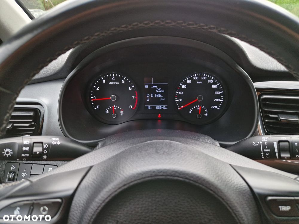 Kia Stonic - 19