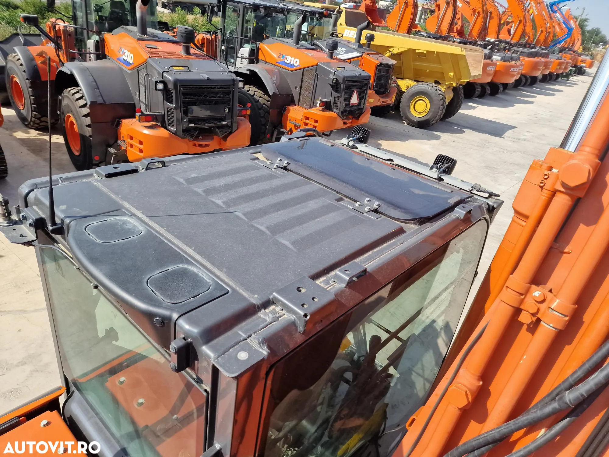 Hitachi ZX350-7, 2020, 9.420h, Cupa 2,2mc NOUA-94.900 Eur+Tva, Masa operationala 26,5t, Consum mediiu 14,1l/h, camera spate, camere laterale, inst picon, AC climatronic, Scaun operator pneumatic, lant 90% ok, STARE FOARTE BUNA, posibil leasing 5 ani-94900Eur - 34