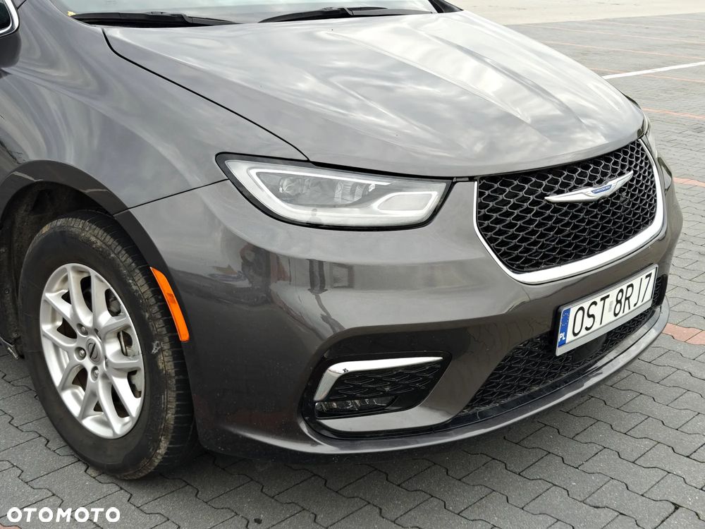 Chrysler Pacifica - 2