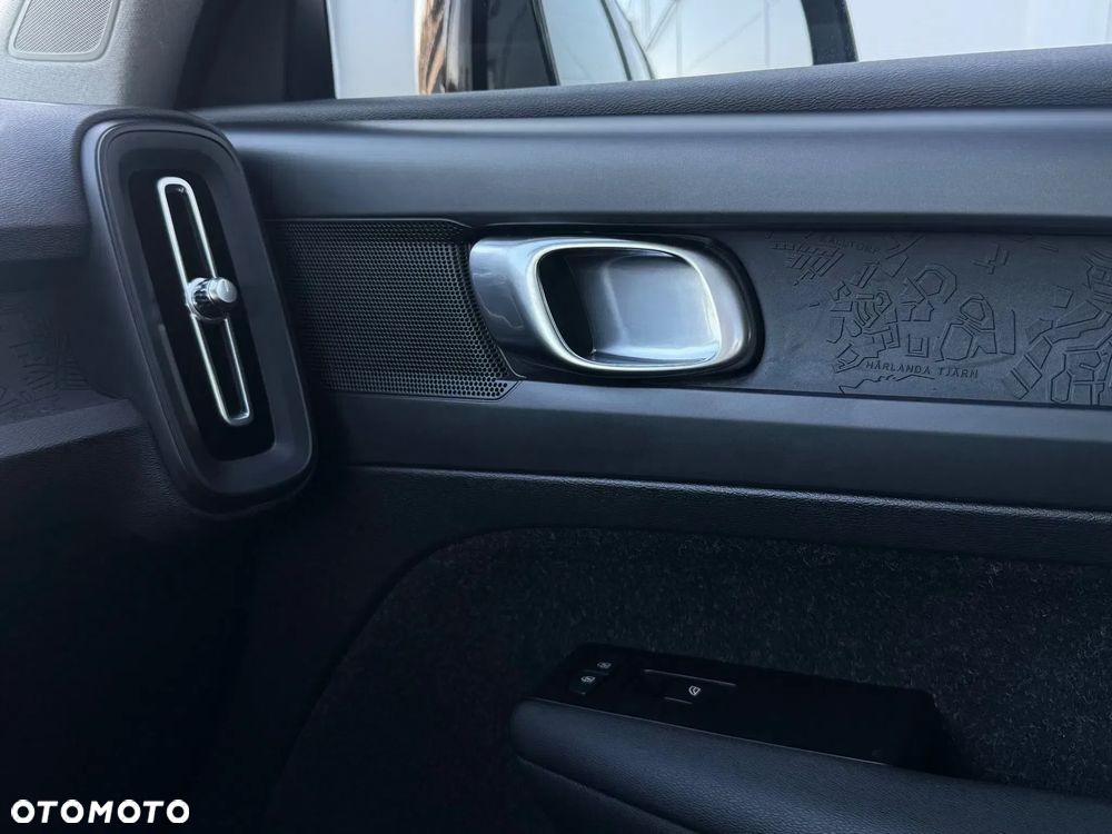 Volvo XC 40 T2 Momentum - 37