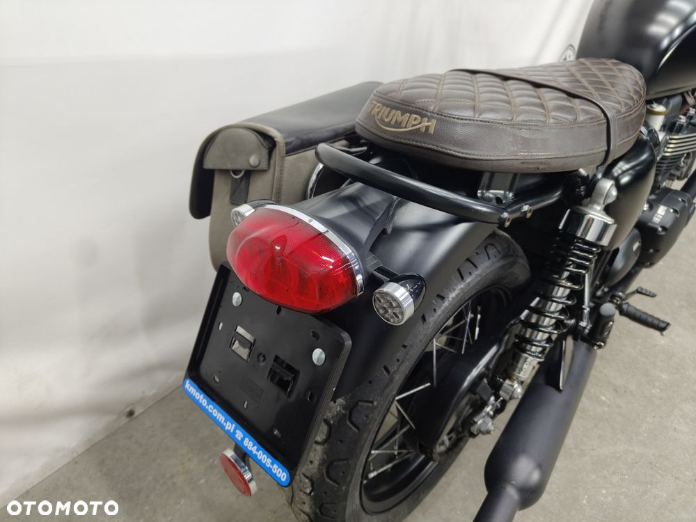 Triumph Bonneville - 10