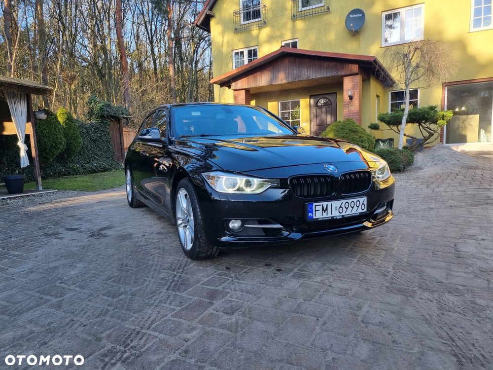 BMW Seria 3 328i Sport Line - 11