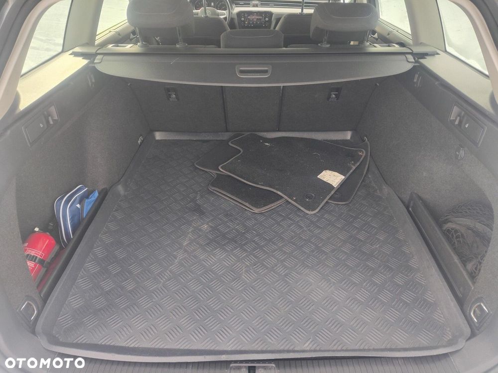 Volkswagen Passat Variant 1.5 TSI EVO Business DSG - 29