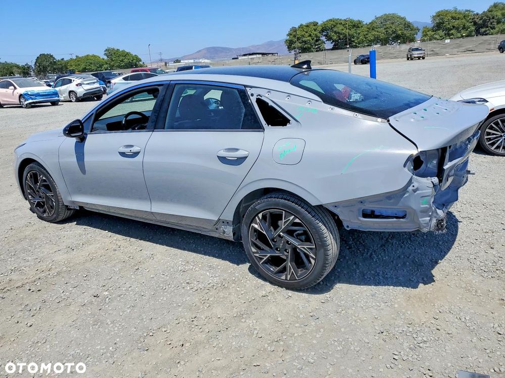Kia K5 - 3