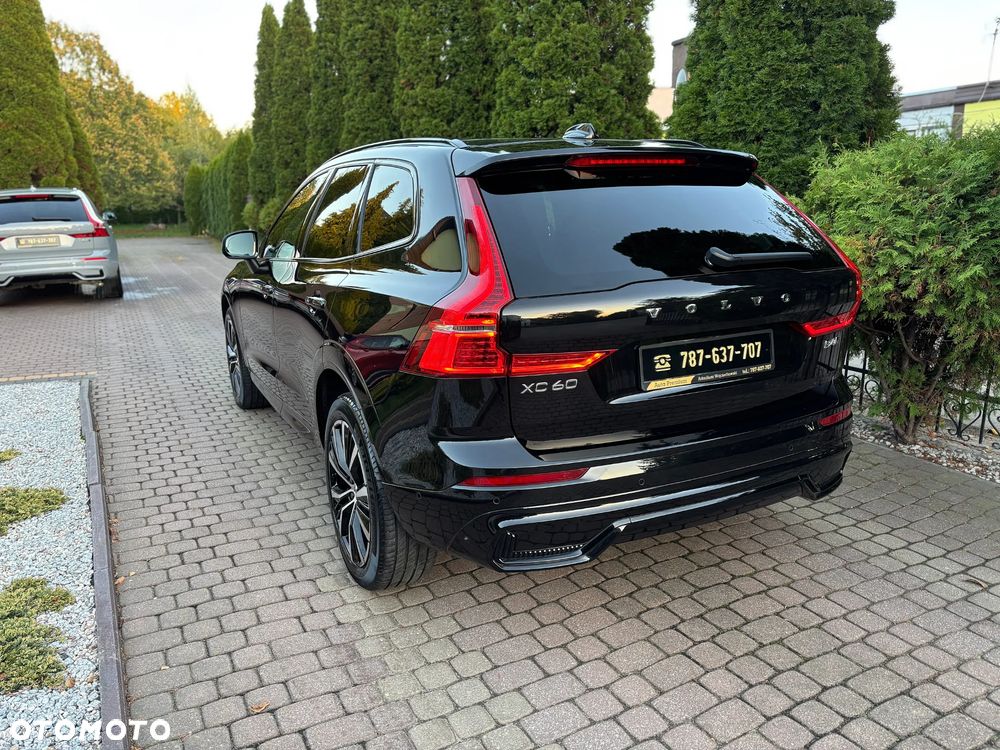 Volvo XC 60 B4 D AWD Plus Dark - 37
