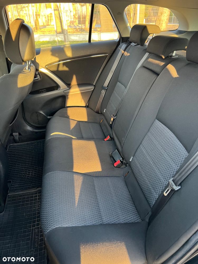 Toyota Avensis 2.0 D-4D Luna - 14