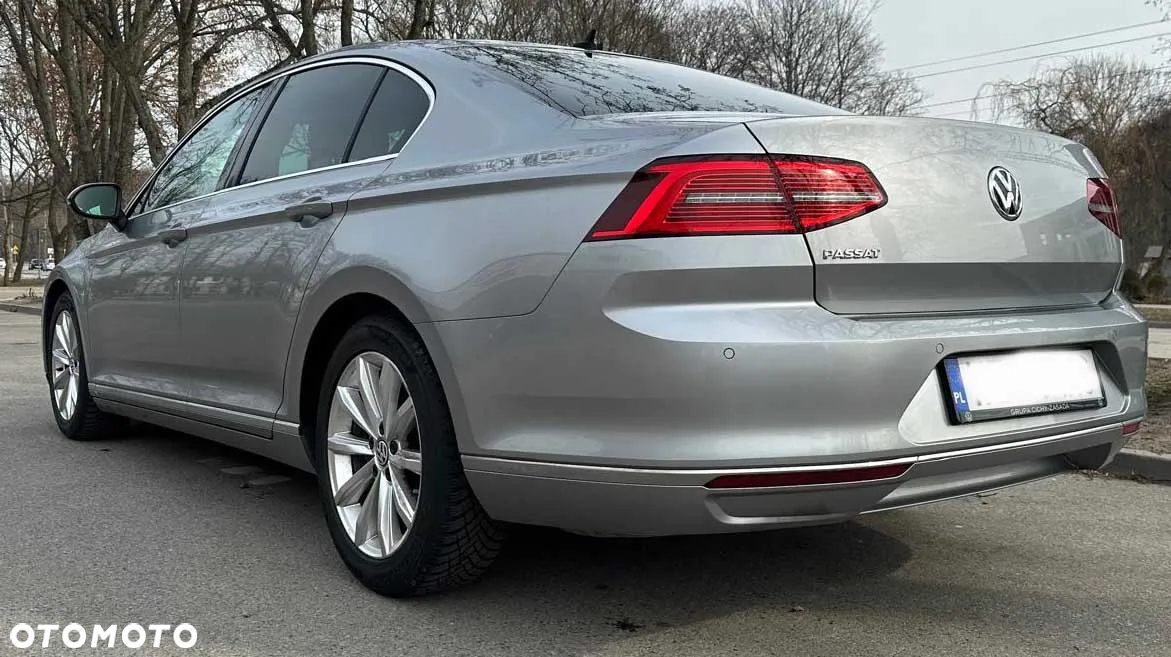 Volkswagen Passat - 4