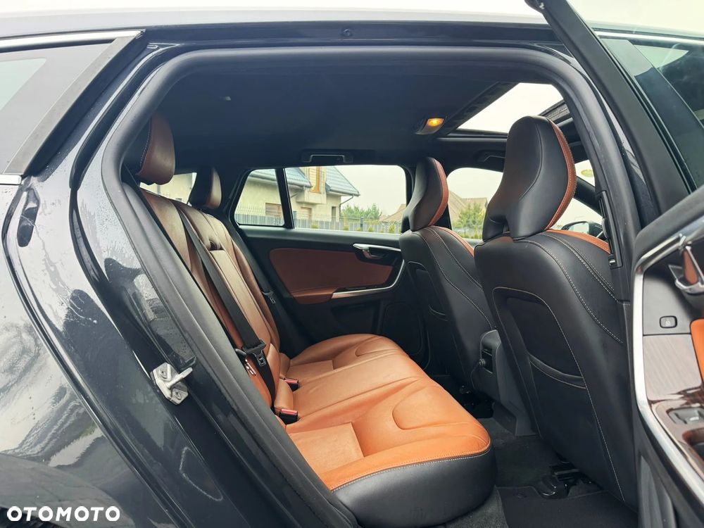 Volvo V60 D4 Geartronic Summum - 27