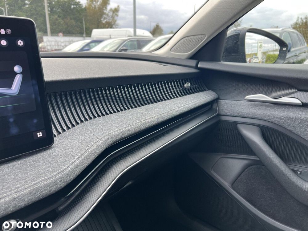 Skoda Superb 2.0 TDI SCR Selection DSG - 30