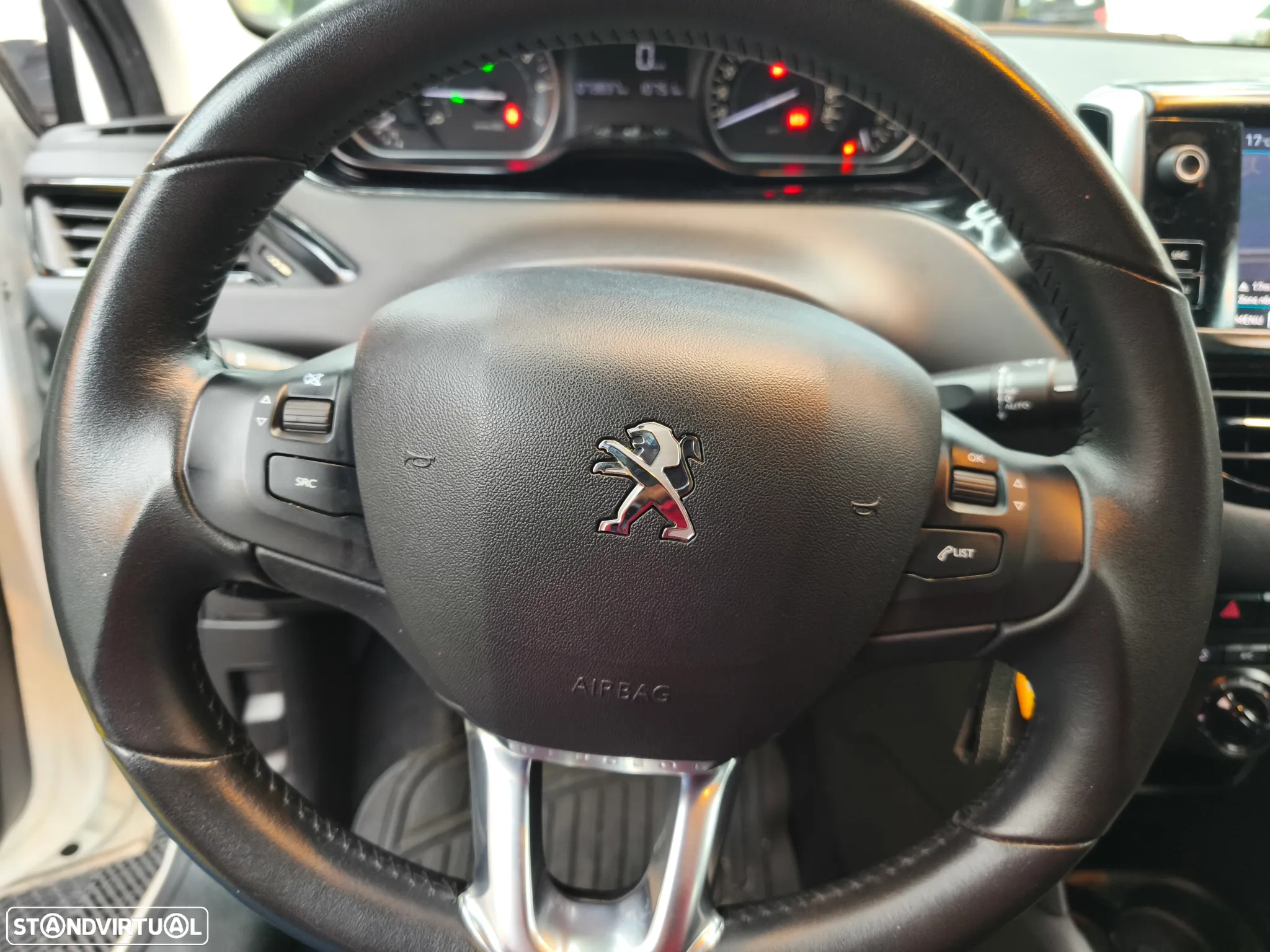 Peugeot 208 1.2 PureTech Signature - 13