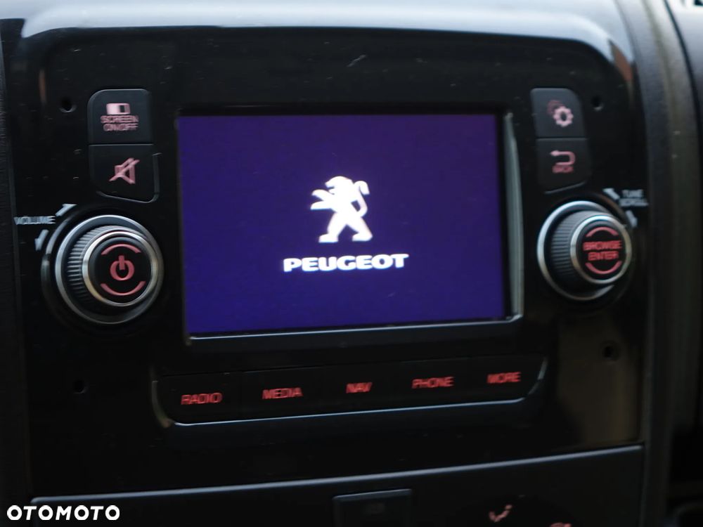 Peugeot Boxer 3-osobowy L2H2 średniak MAŁY PRZEBIEG - 16