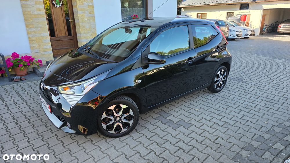 Toyota Aygo x-play club - 3