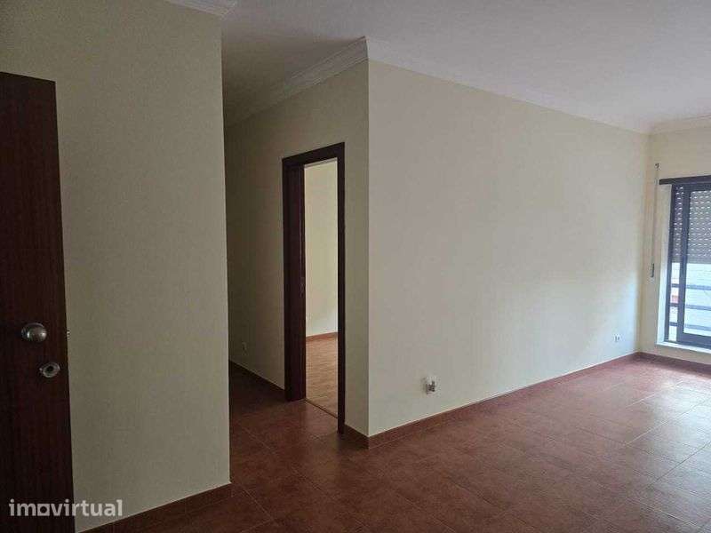 Apartamento T2 para Arrendamento - Grande imagem: 2/11