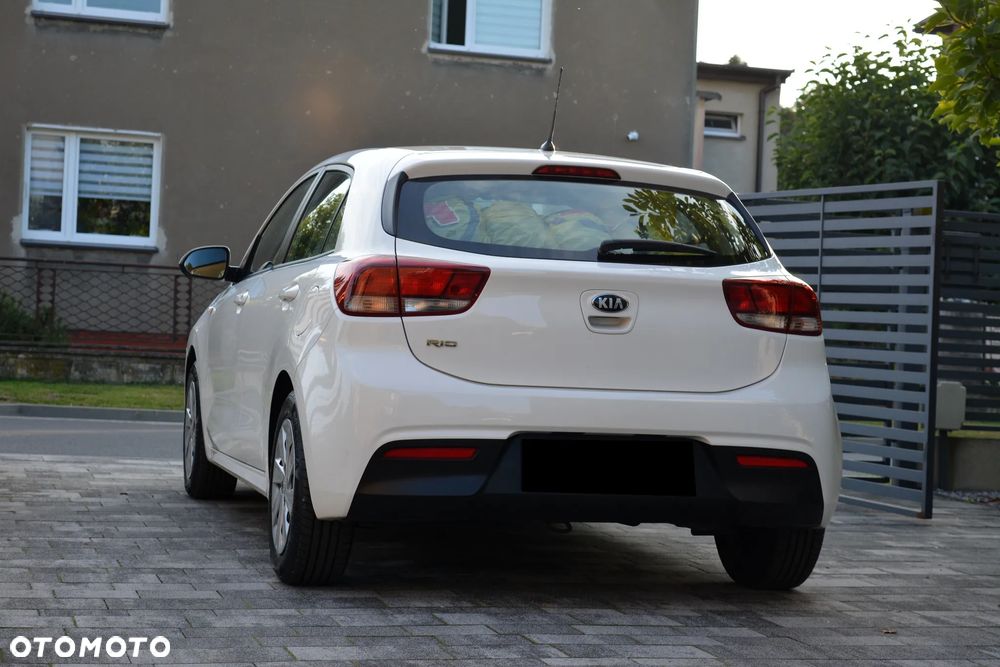 Kia Rio 1.2 L - 30