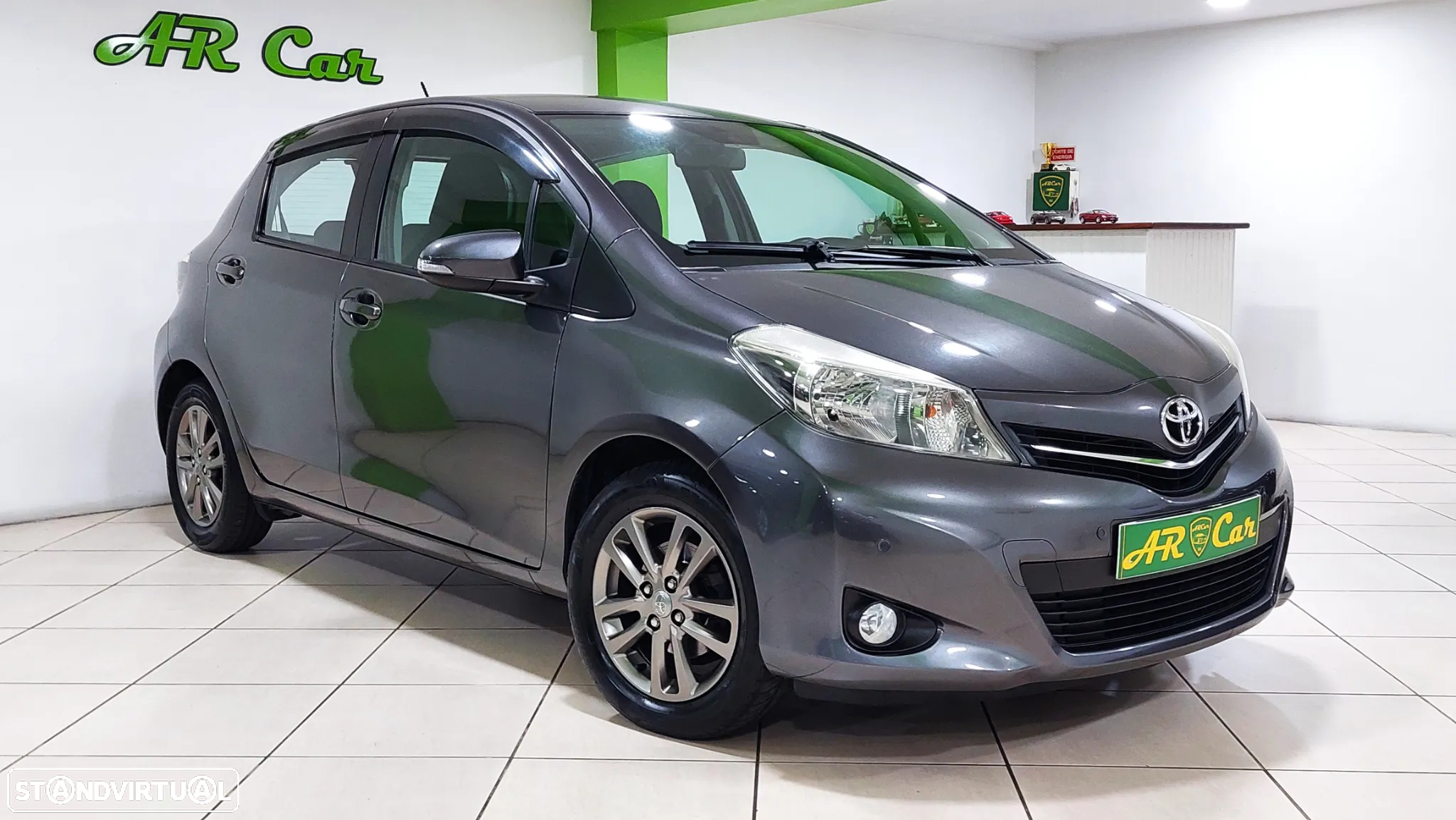 Toyota Yaris 1.0 VVT-i Comfort +PS Style +P.Techno - 3
