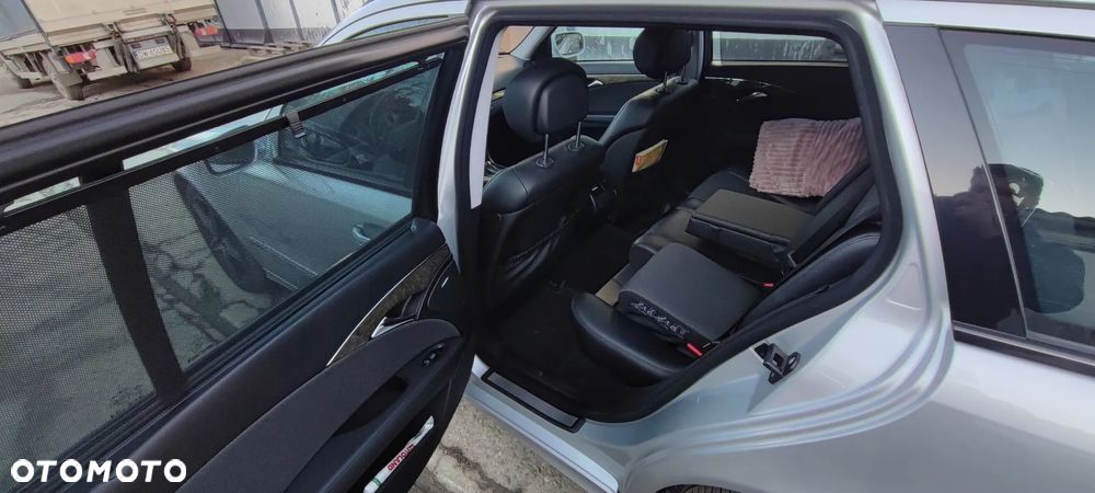 Mercedes-Benz Klasa E 320 CDI 4Matic Automatik Avantgarde DPF - 16