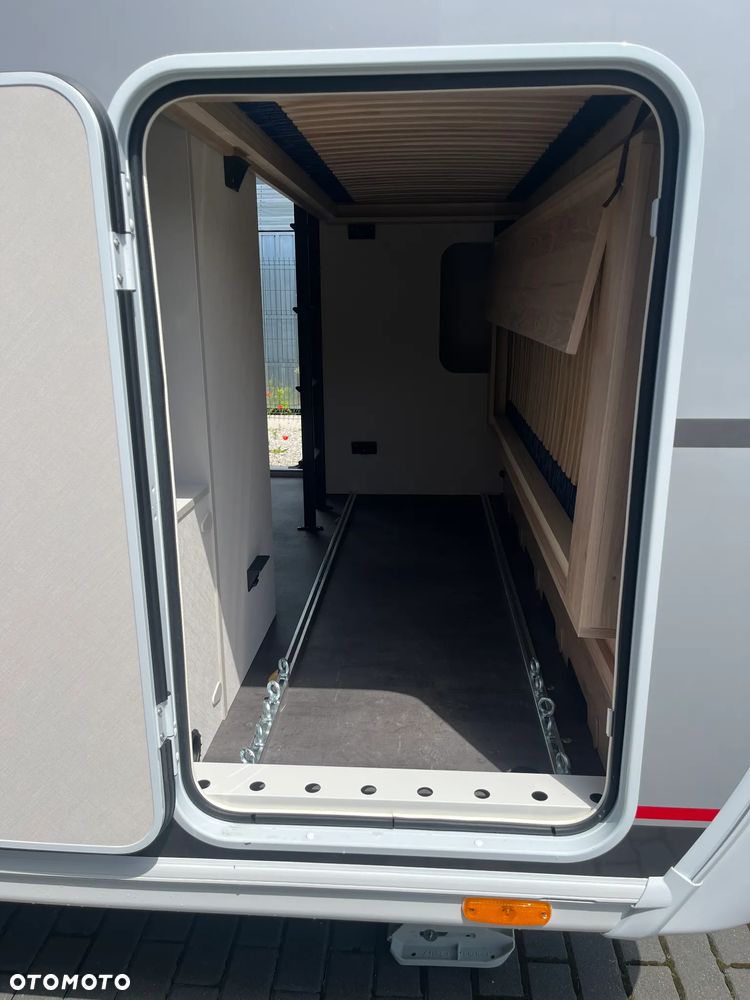 Dethleffs Camper 560 FMK - 31