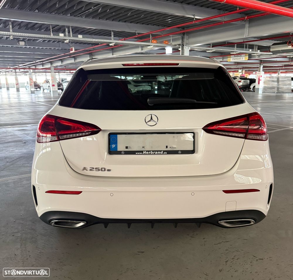 Mercedes-Benz A 250 e 8G-DCT AMG Line Advanced Plus - 12