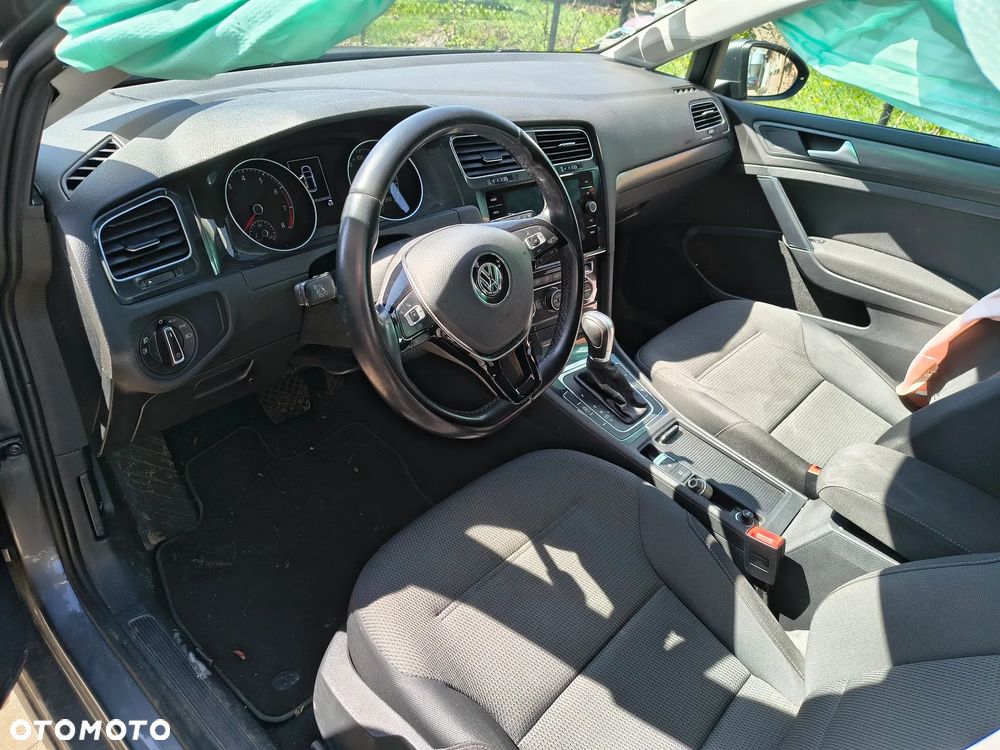 Volkswagen Golf - 16
