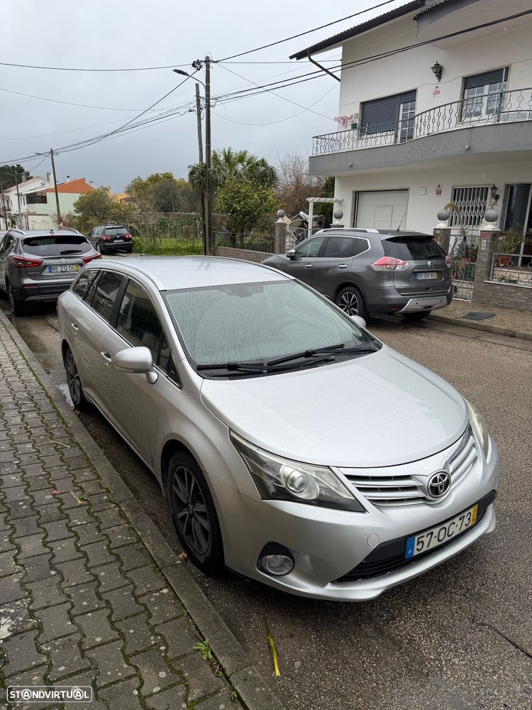 Toyota Avensis SW 2.0 D-4D Luxury+GPS - 1