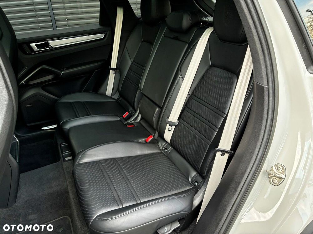 Porsche Cayenne - 28