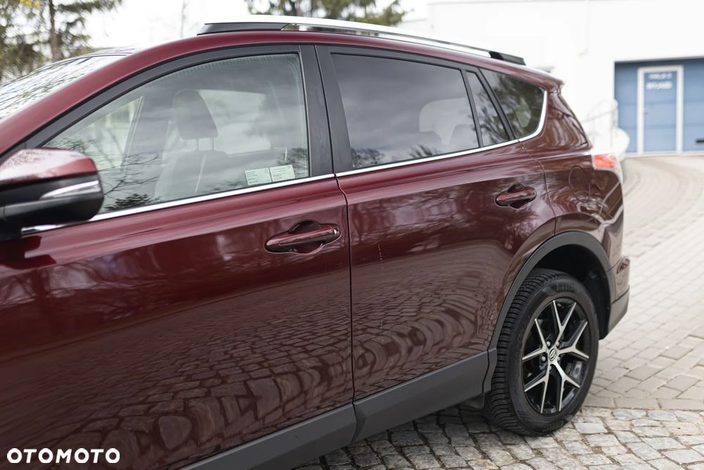 Toyota RAV4 2.0 D-4D Premium 4x2 - 4