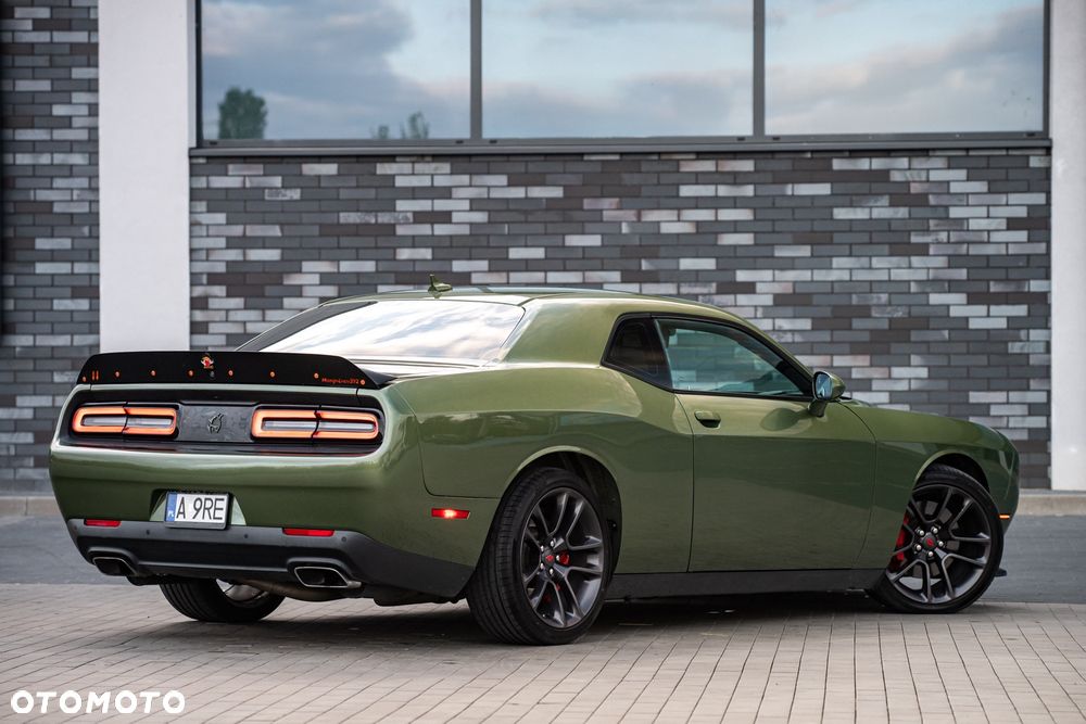 Dodge Challenger 6.4 Scat Pack - 4
