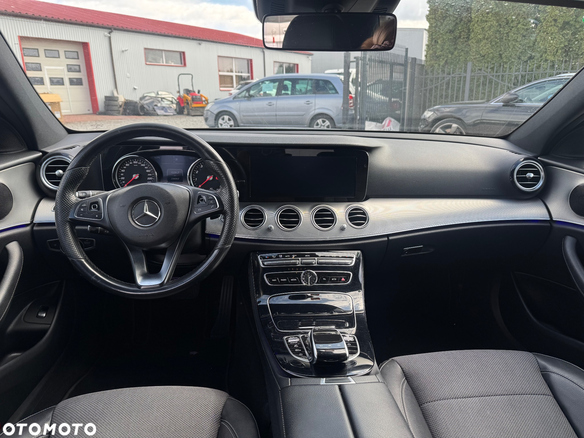 Mercedes-Benz Klasa E 200 4Matic 9G-TRONIC Avantgarde - 10