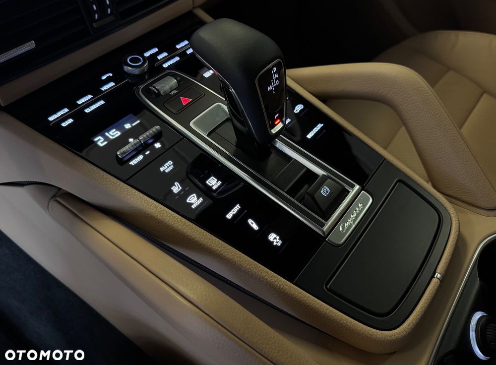 Porsche Cayenne Standard - 12