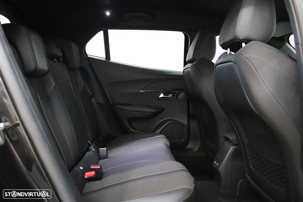 Peugeot e-2008 50 kWh GT - 21