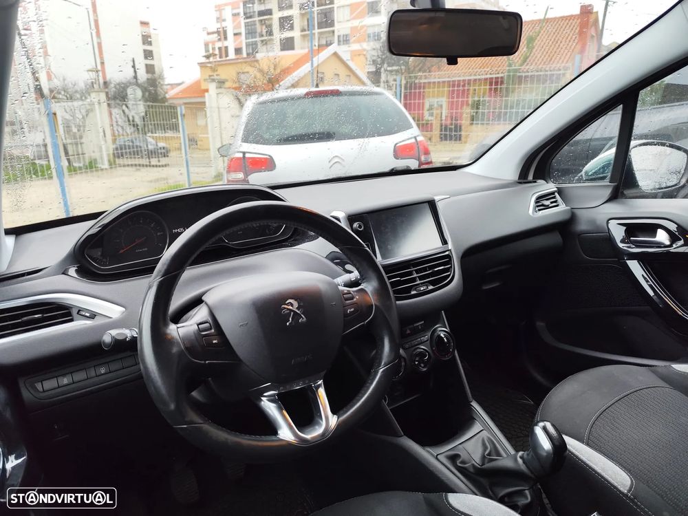 Peugeot 208 1.2 VTi SE Style - 5