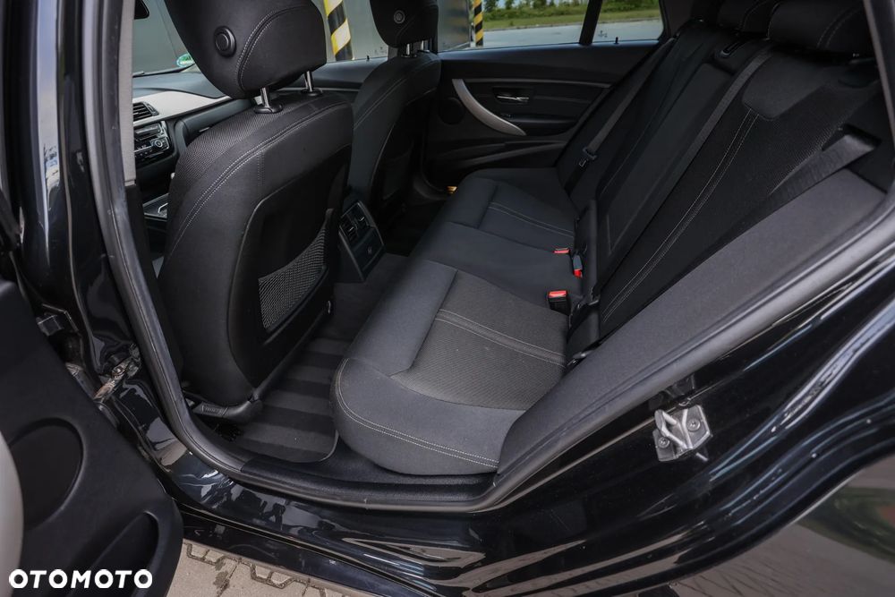 BMW Seria 3 320d Sport Line Shadow sport - 18