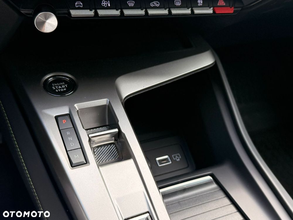 Peugeot 408 1.2 PureTech GT S&S EAT8 - 22