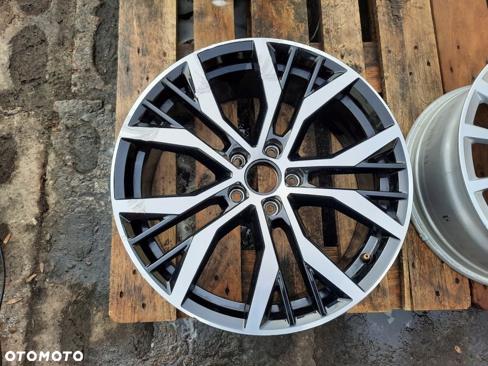 ORYG. VW GOLF VII R R-LINE 5G0 19 7.5J ET51 1809 - 1