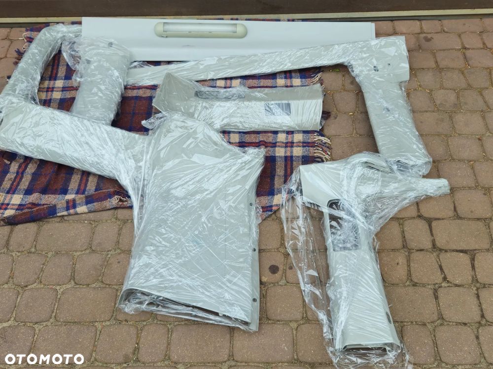 VW T4 Multivan plastiki słupków - 1