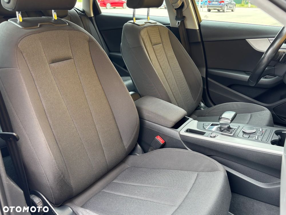 Audi A4 Avant 2.0 TDI S tronic - 32