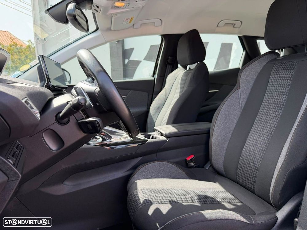Peugeot 3008 1.5 BlueHDi Active Pack EAT8 — fotografia 6