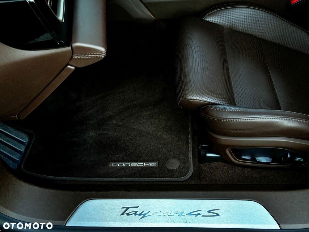 Porsche Taycan - 20