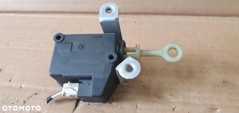 Silniczek siłownik zamka klapy bagażnika Toyota Aygo - 4