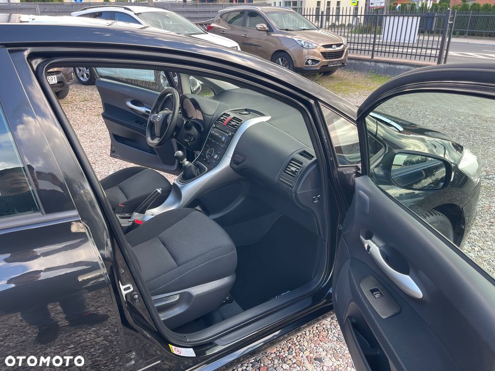 Toyota Auris - 12