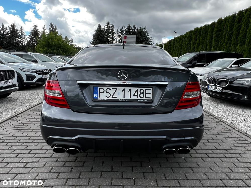 Mercedes-Benz Klasa C 63 AMG AMG SPEEDSHIFT MCT AMG Performance Package - 8