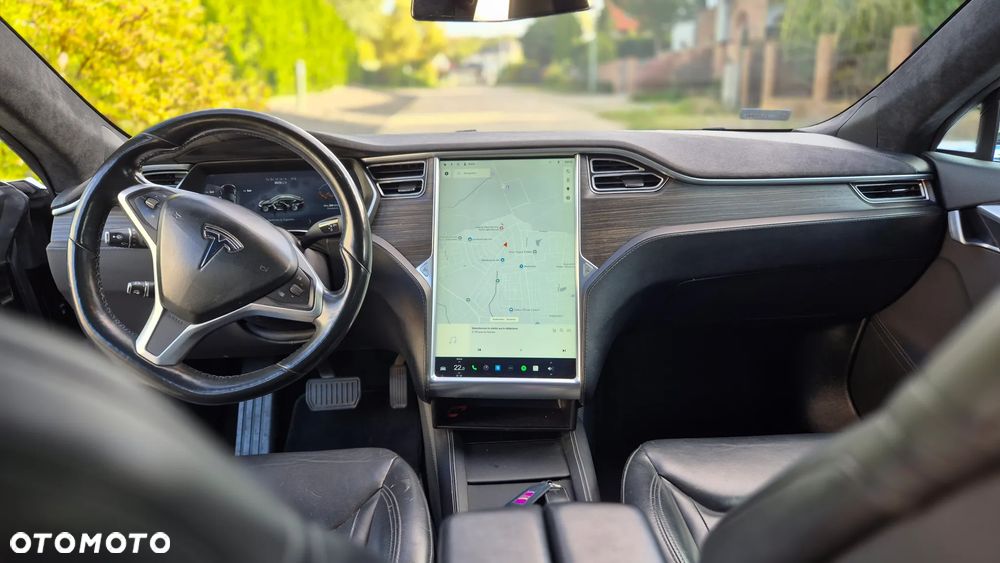 Tesla Model S 85 D - 20